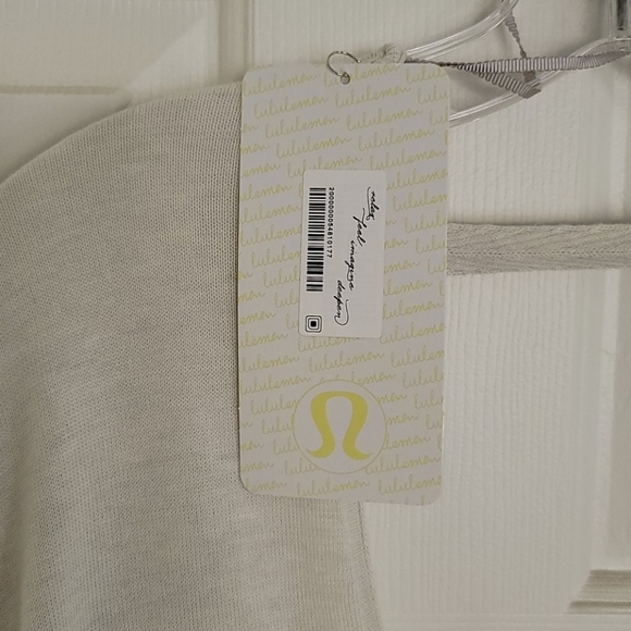 NWT Lululemon Free To Coast Wrap - Picture 8 of 8